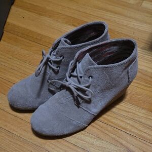 TOMS Desert Wedge Suede Ankle Boots